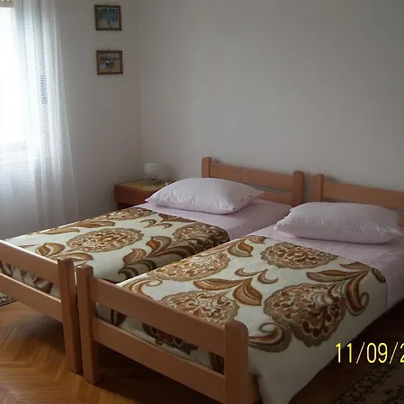 Cerin Apartman *
